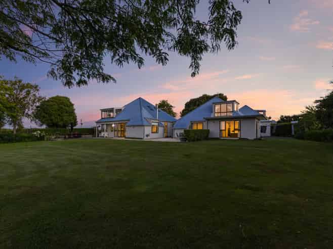 98 Godfrey Road, Fairhall