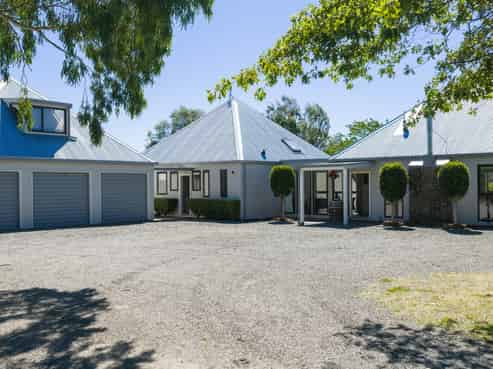 98 Godfrey Road, Fairhall