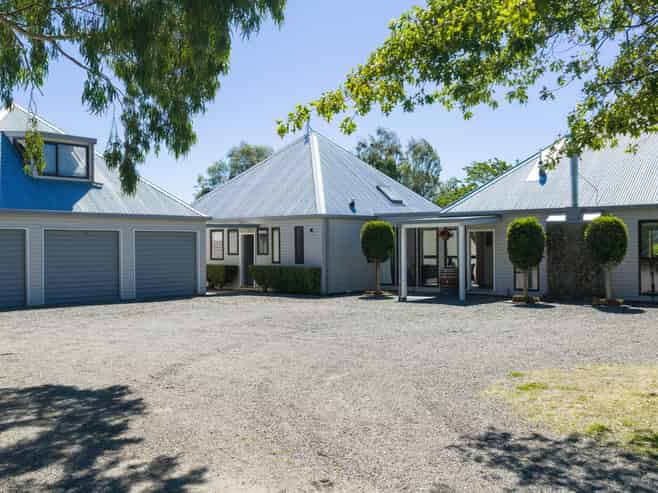 98 Godfrey Road, Fairhall