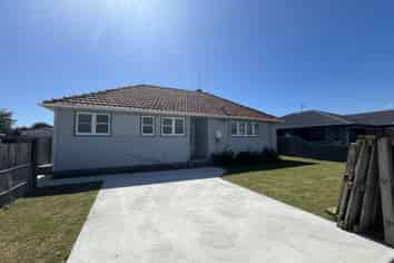 15 Queenwood Road, Levin