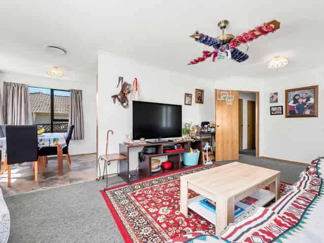 2 Bogle Grove, Stokes Valley