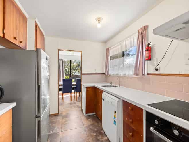 2 Bogle Grove, Stokes Valley