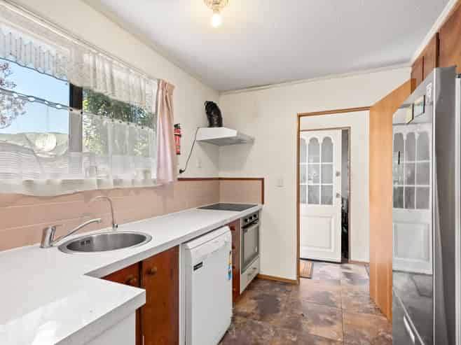 2 Bogle Grove, Stokes Valley