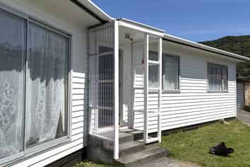 257 Wellington Road, Wainuiomata