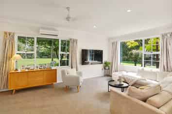 5 Burnt Hill Road, Oxford