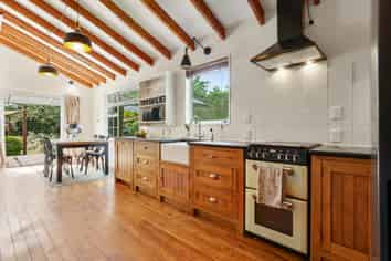 5 Burnt Hill Road, Oxford