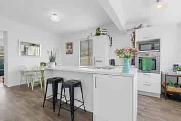 141 Lemon Street, Strandon