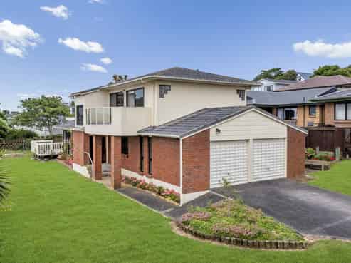 75 Dalwhinnie Parade, Highland Park