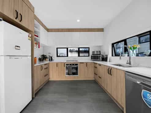 28B Rotoma Rise, Clover Park