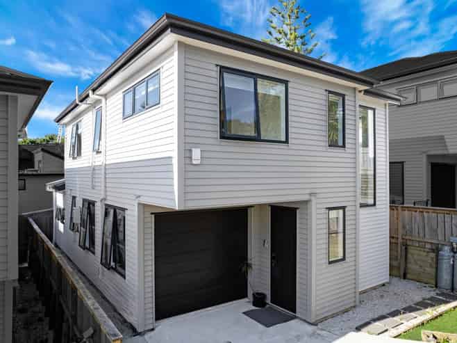 28B Rotoma Rise, Clover Park