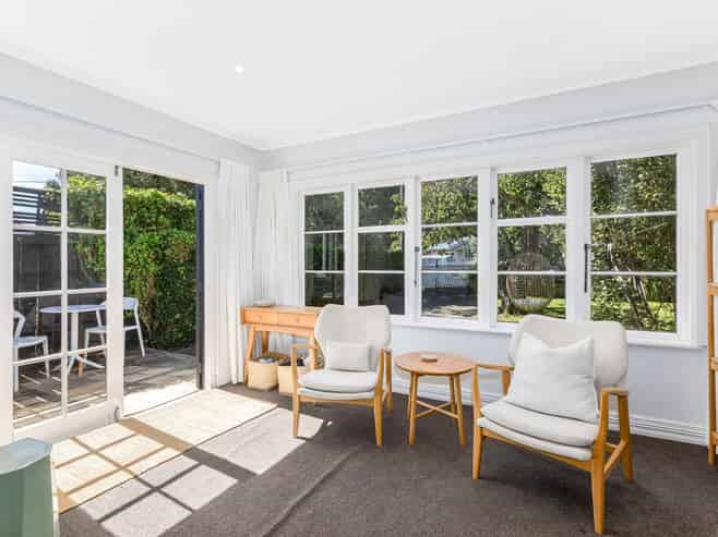 4 Totara Street, Eastbourne