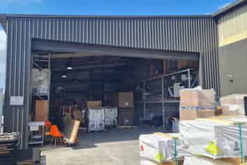 TAKANINI WAREHOUSE AND YARD AVAILABLE
