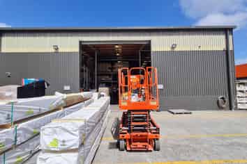 TAKANINI WAREHOUSE AND YARD AVAILABLE
