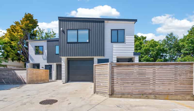 15B Rowe Parade, Wainuiomata