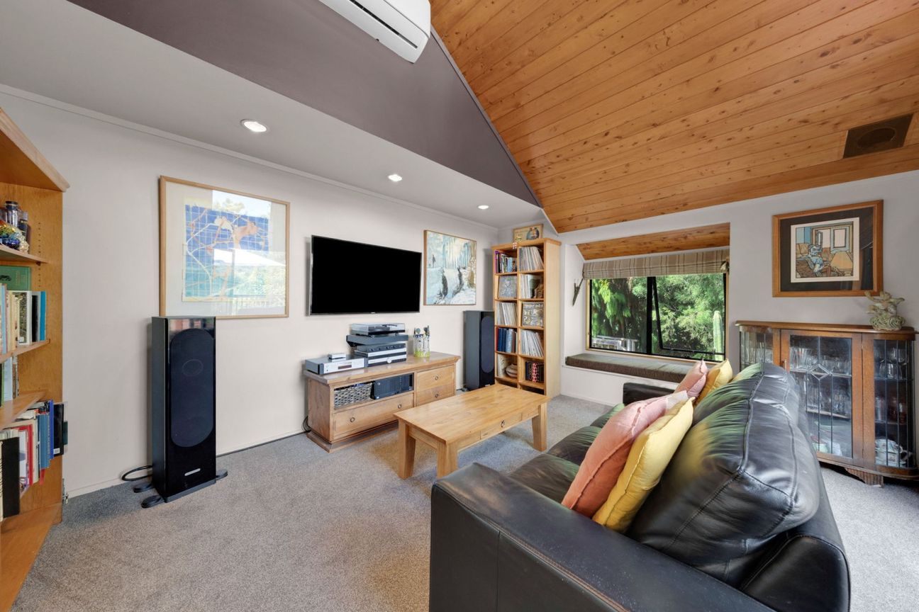 All The Privacy, None Of The Mowing – Your Central - Altro