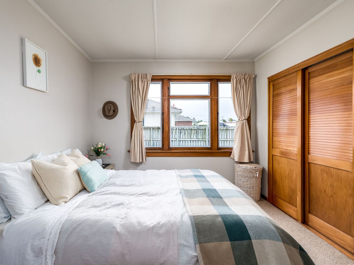 House in Waimate - More