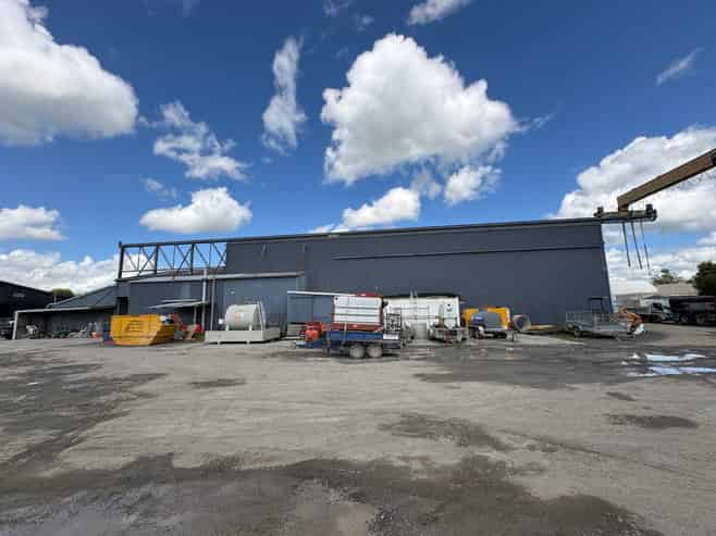 Workshop with extensive yard and gantry