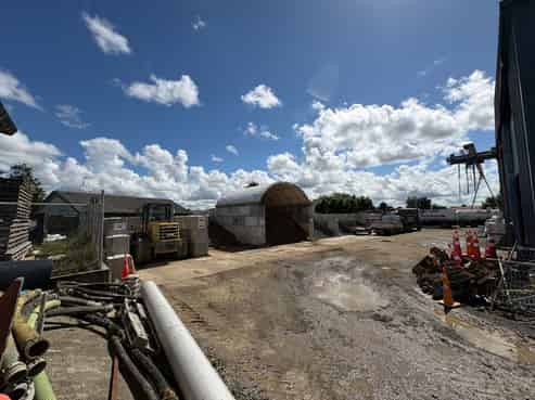 Workshop with extensive yard and gantry