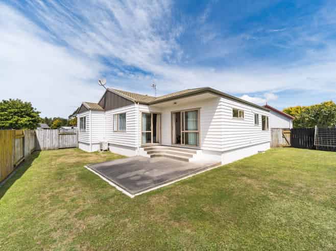 14 Emmerdale Mews, Highbury