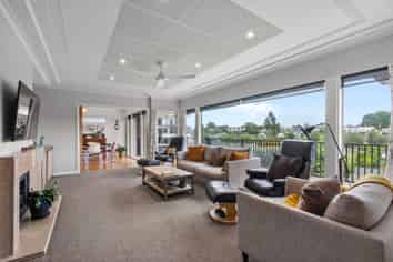 484 River Road, Fairfield