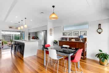 484 River Road, Fairfield