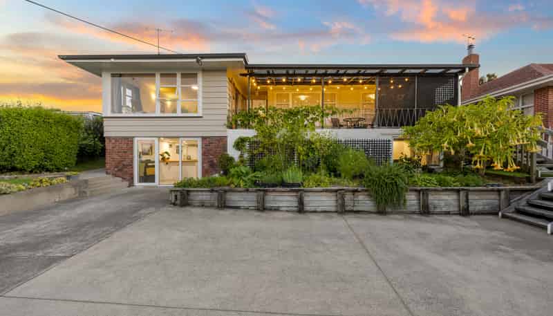 14 Sherwood Avenue, Te Atatu South