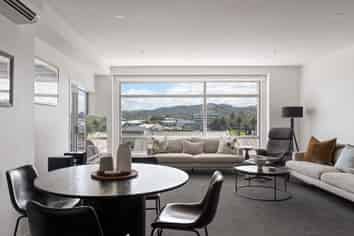 303/4 Reads Quay, Gisborne