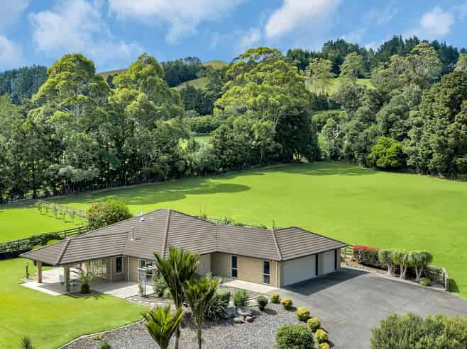 16 De L'isle Lane, Maungatapere