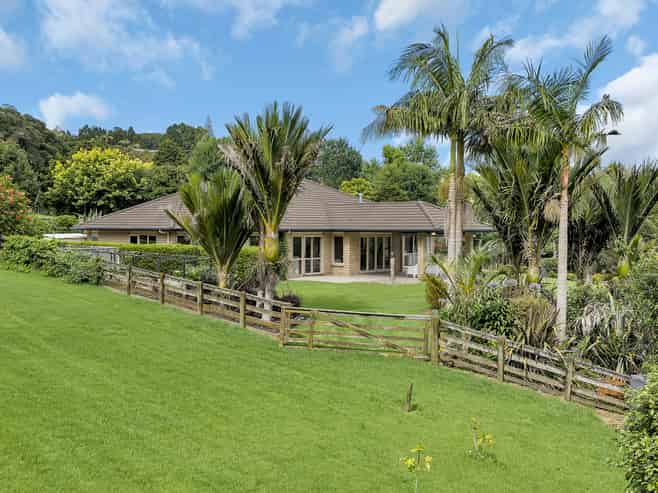 16 De L'isle Lane, Maungatapere