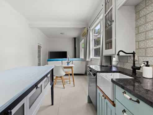 1200 Caroline Road, Mayfair