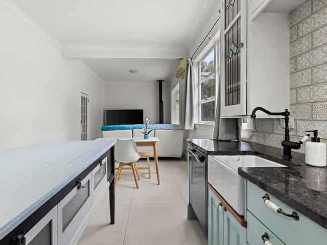 1200 Caroline Road, Mayfair