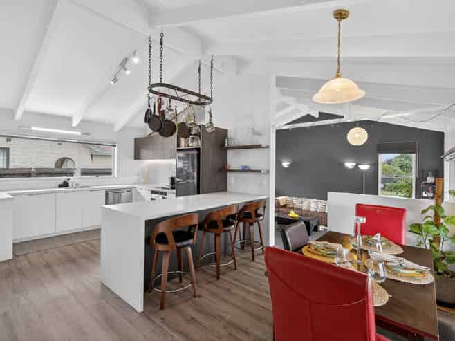 26 Yellowstone Crescent, Burwood