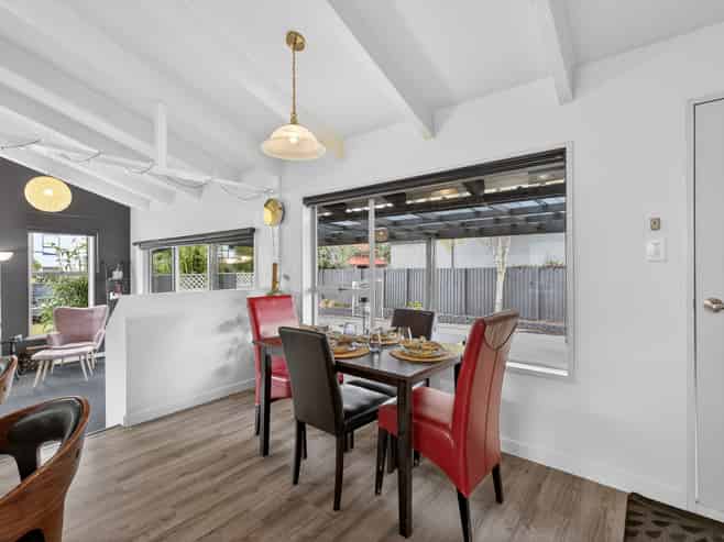 26 Yellowstone Crescent, Burwood