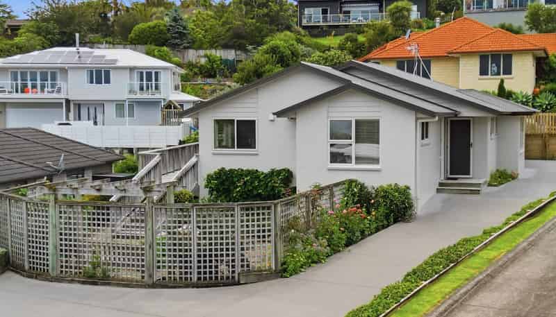 106 Castlewold Drive, Bethlehem