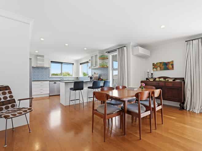 106 Castlewold Drive, Bethlehem