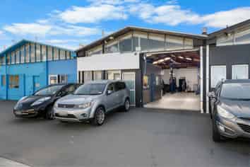 Tidy Entry Level Unit- Own & Occupy or Invest 