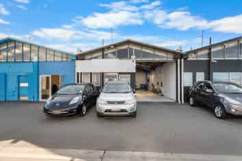 Tidy Entry Level Unit- Own & Occupy or Invest 