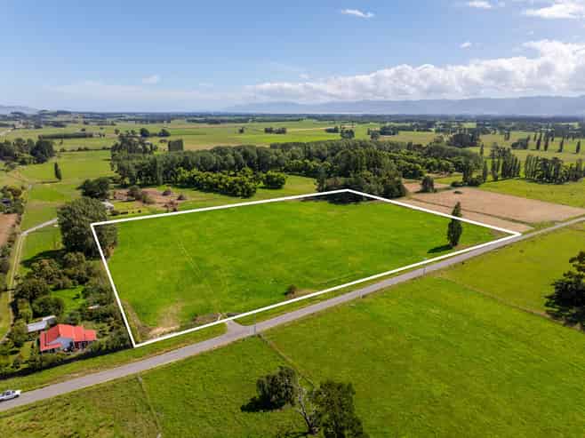 2 Kaitara Park Lane, Greytown