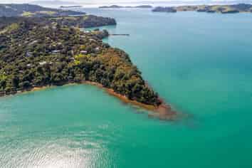 27 and 31 Hunterville Road, Waiheke Island