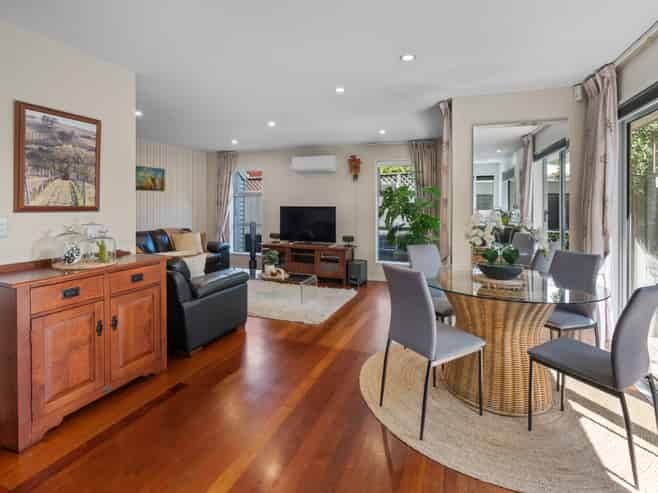 55 Springfield Road, Saint Albans