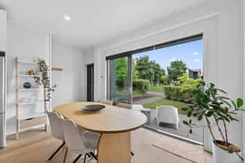 28/27 Powell Street, Avondale