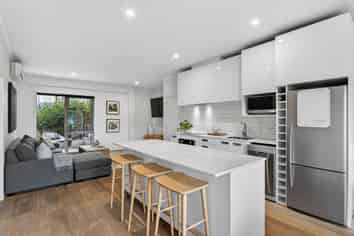 28/27 Powell Street, Avondale