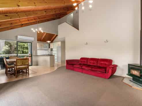 1989 State Highway 14, Wheki Valley