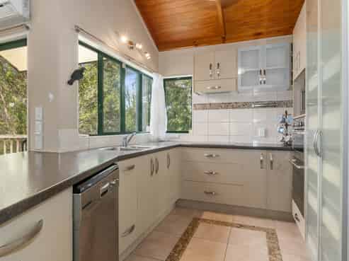 1989 State Highway 14, Wheki Valley