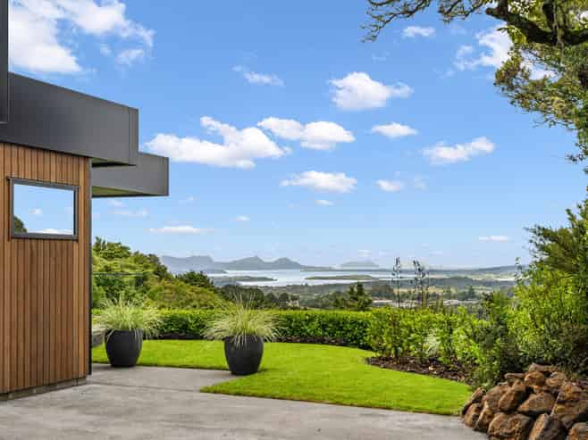 2 North Ridge Rise, MAUNU