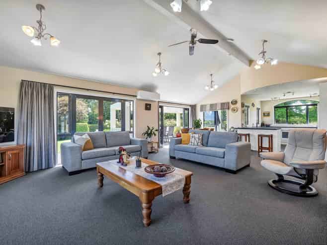 12C Takiroa Street, Urenui