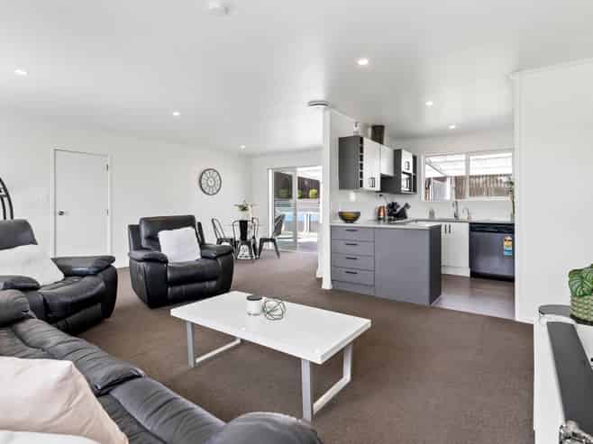 46B Captain Scott Road, Glen Eden