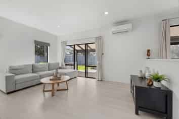 49 Gosford Drive, Botany Downs