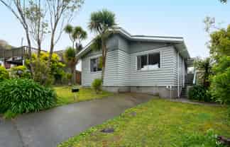 A (One Bed/32 Thurleigh Grove, Karori