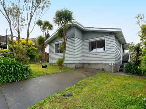 A (One Bed/32 Thurleigh Grove, Karori